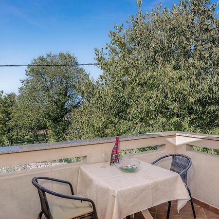 Cozy Apartment In Malinska Dubasnica With Wifi エクステリア 写真
