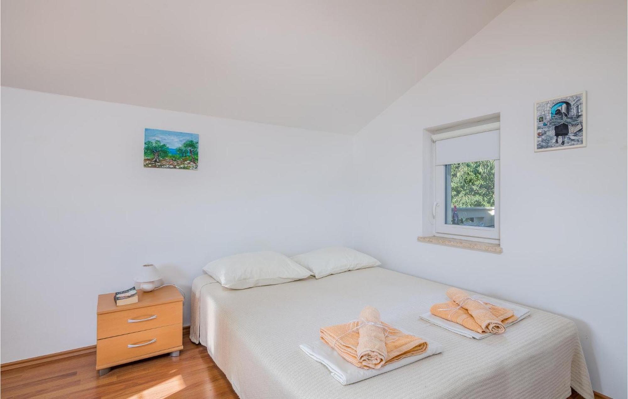 Cozy Apartment In Malinska Dubasnica With Wifi エクステリア 写真